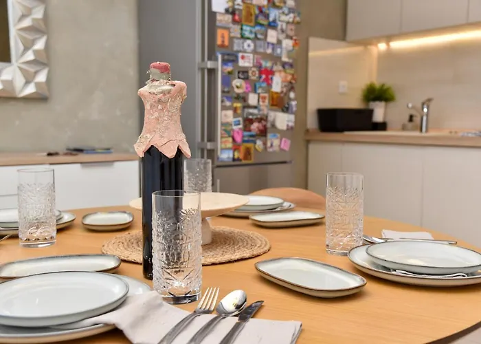 Sunny Bay - Free Parking Daire