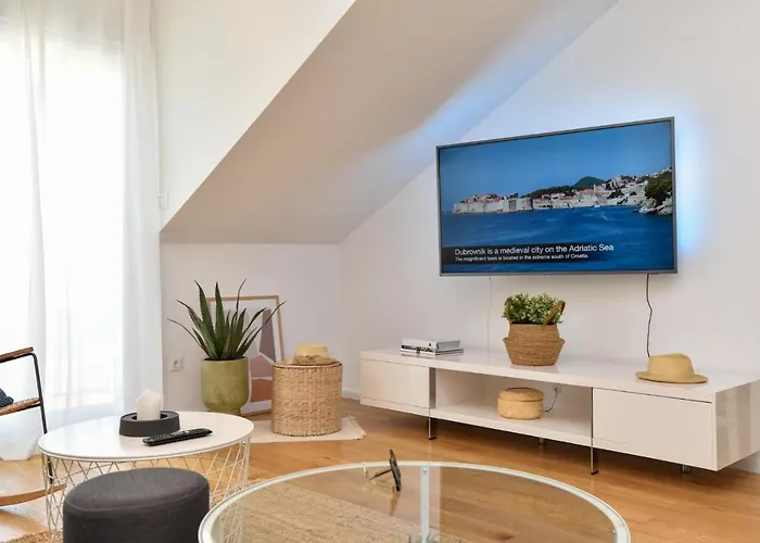 Sunny Bay - Free Parking