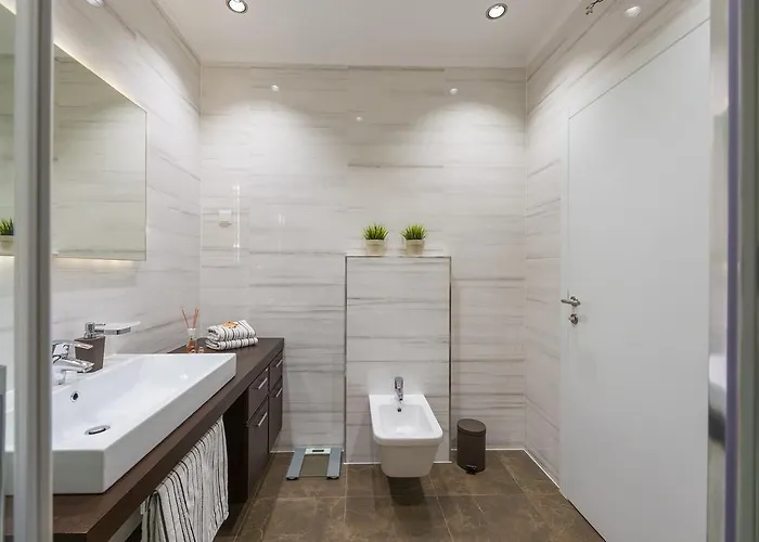 Sunny Bay - Free Parking *