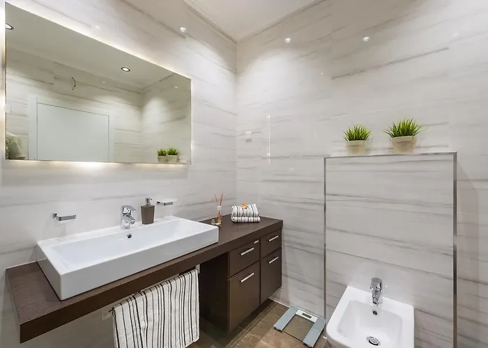 Sunny Bay - Free Parking