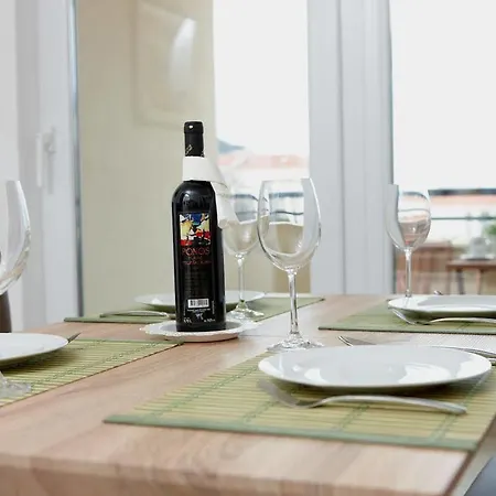 Sunny Bay - Free Parking Apartament